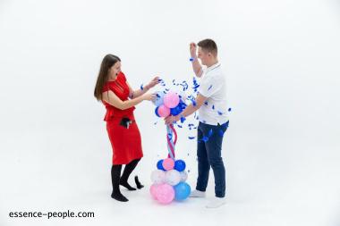 Gender reveal photo shoot