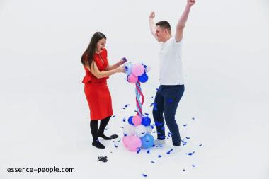 Gender reveal photo shoot